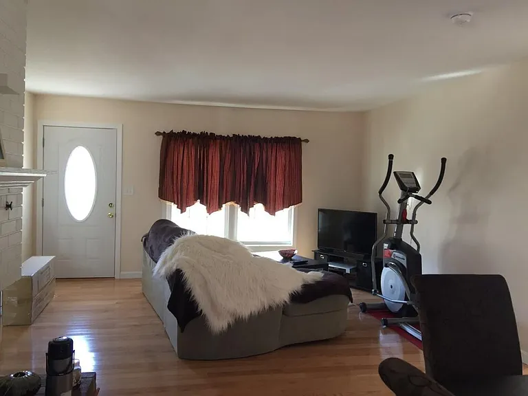 80 Contour Dr — Photo 8