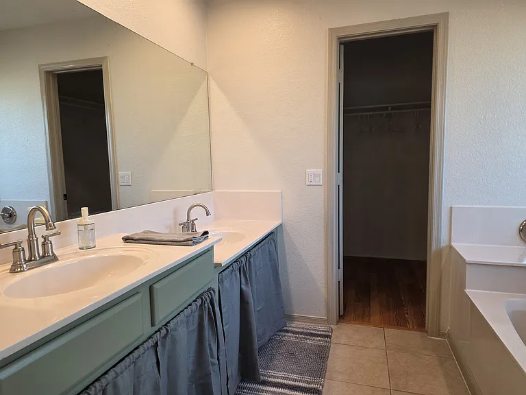 1311 W Folley St — Photo 48