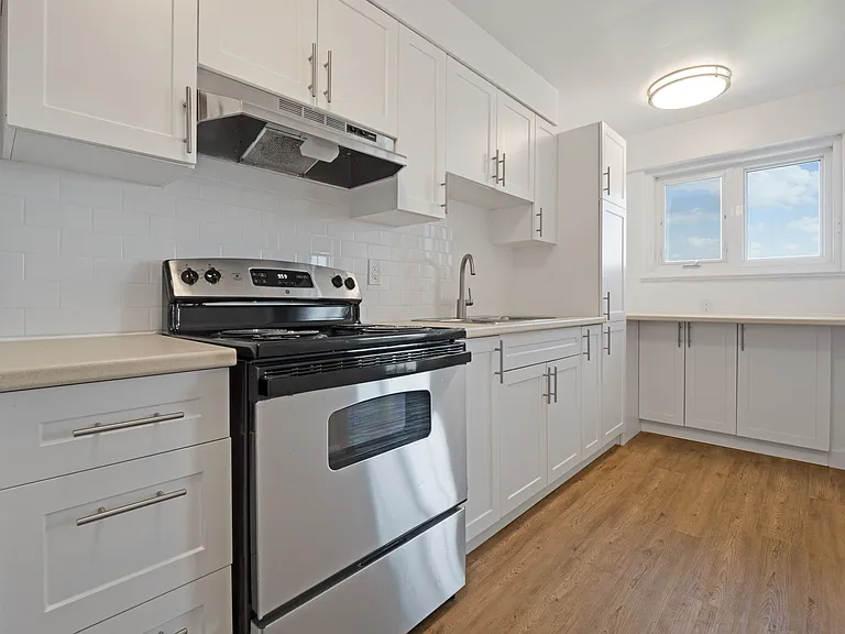 211 Buckingham Rd — Photo 13