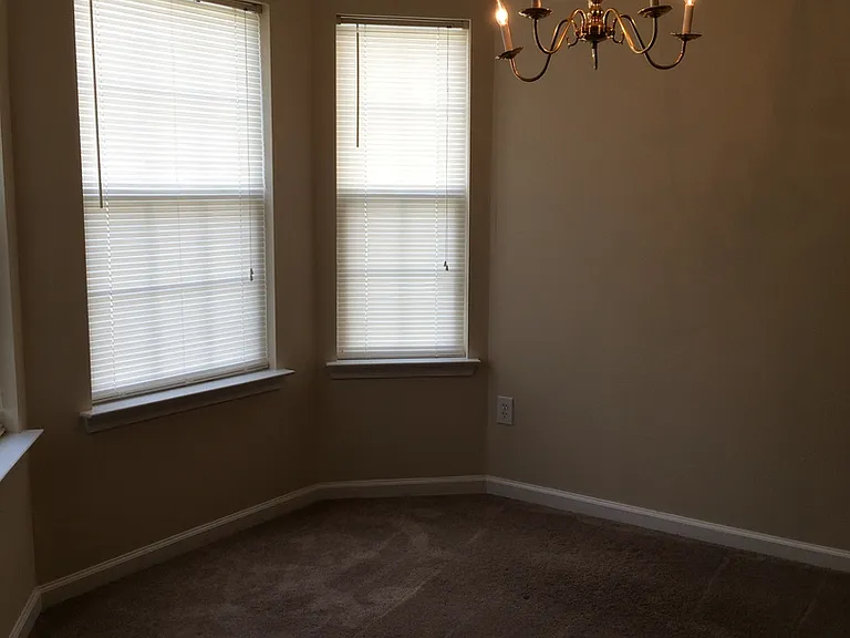 2525 Whetstone Ln — Photo 3