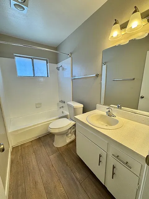 Vista Capri East — Photo 4