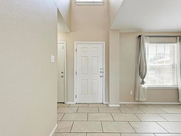 289 Drystone Trl — Photo 6
