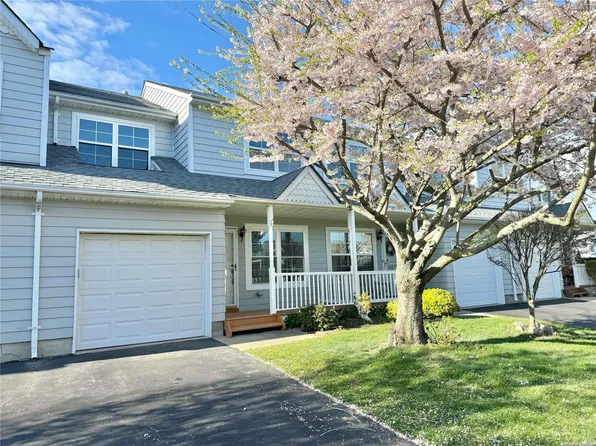 111 Northwood Boulevard #111, Central Islip, NY 11722