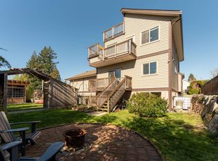 6391 Oracle Rd, Sechelt, BC V7Z0R8