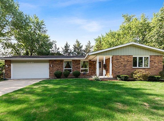 2nd image of 1441 Century Oaks Dr