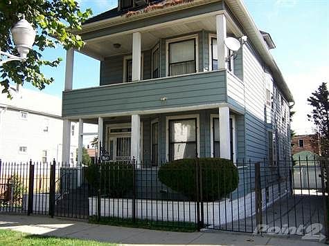8641 S. Escanaba, Chicago, IL 60617