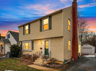 575 Chestershire Rd, Columbus, OH 43204