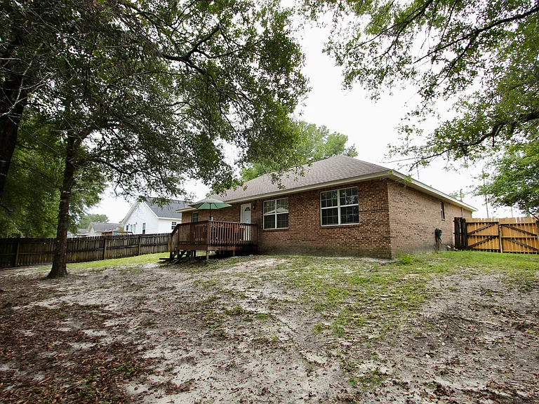 220 Tiffot Ct — Photo 19