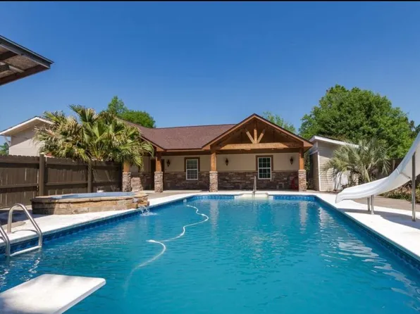 8404 Henry St #1, Orange, TX 77630