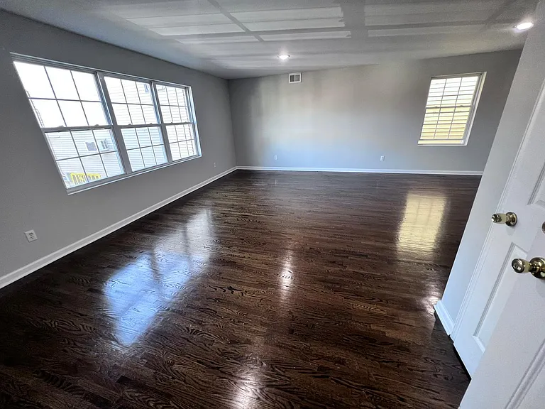 629 Roosevelt Ave #FF — Photo 5