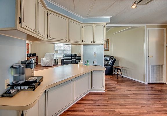 5th image of 19328 Green Valley Ct #24E