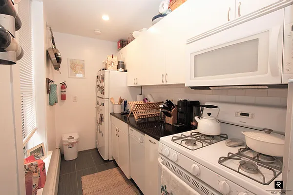 Rented by R New York | media 11