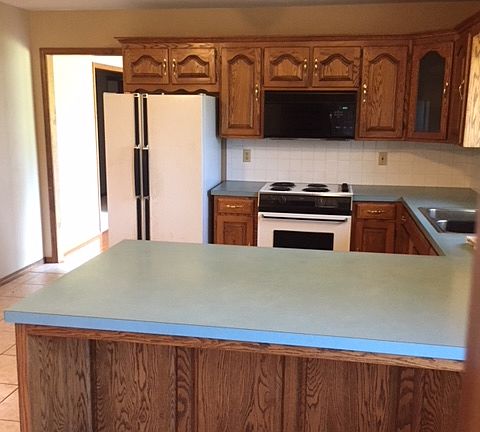Kitchen breakfast area