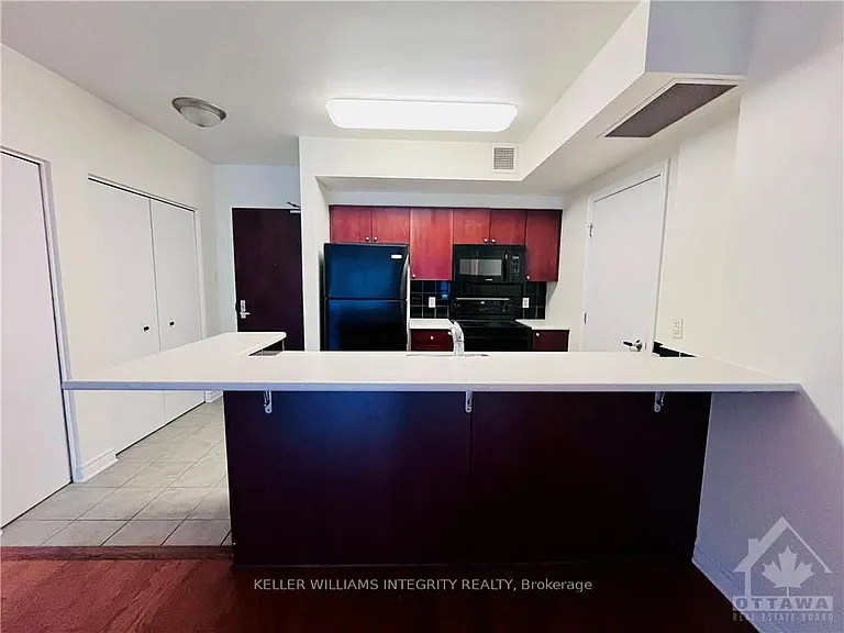 200 Rideau St #607 — Photo 16