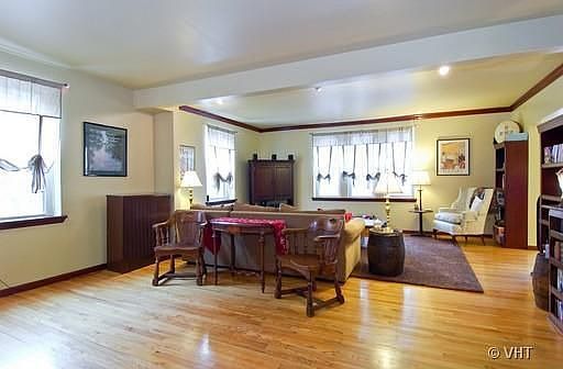 2nd image of 726 W Buena Ave APT B