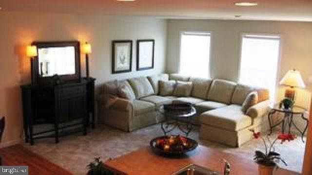 2nd image of 422 Eisenhower Dr
