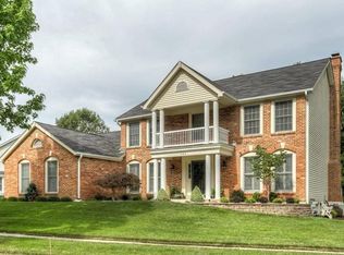 545 Red Rock Dr, Ballwin, MO 63011
