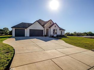 533 Cornerstone Ave, Azle, TX 76020