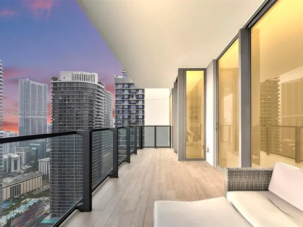 88 SW 7th St APT 3507, Miami, FL 33130