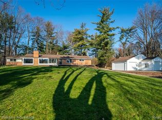 27281 Ovid Ct, Franklin, MI