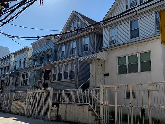 4th image of 112-04 Roosevelt Ave