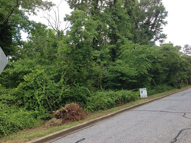 1st image of Riverhill Dr