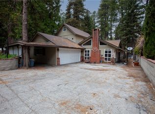 31510 Overhill Dr, Running Springs, CA 92382