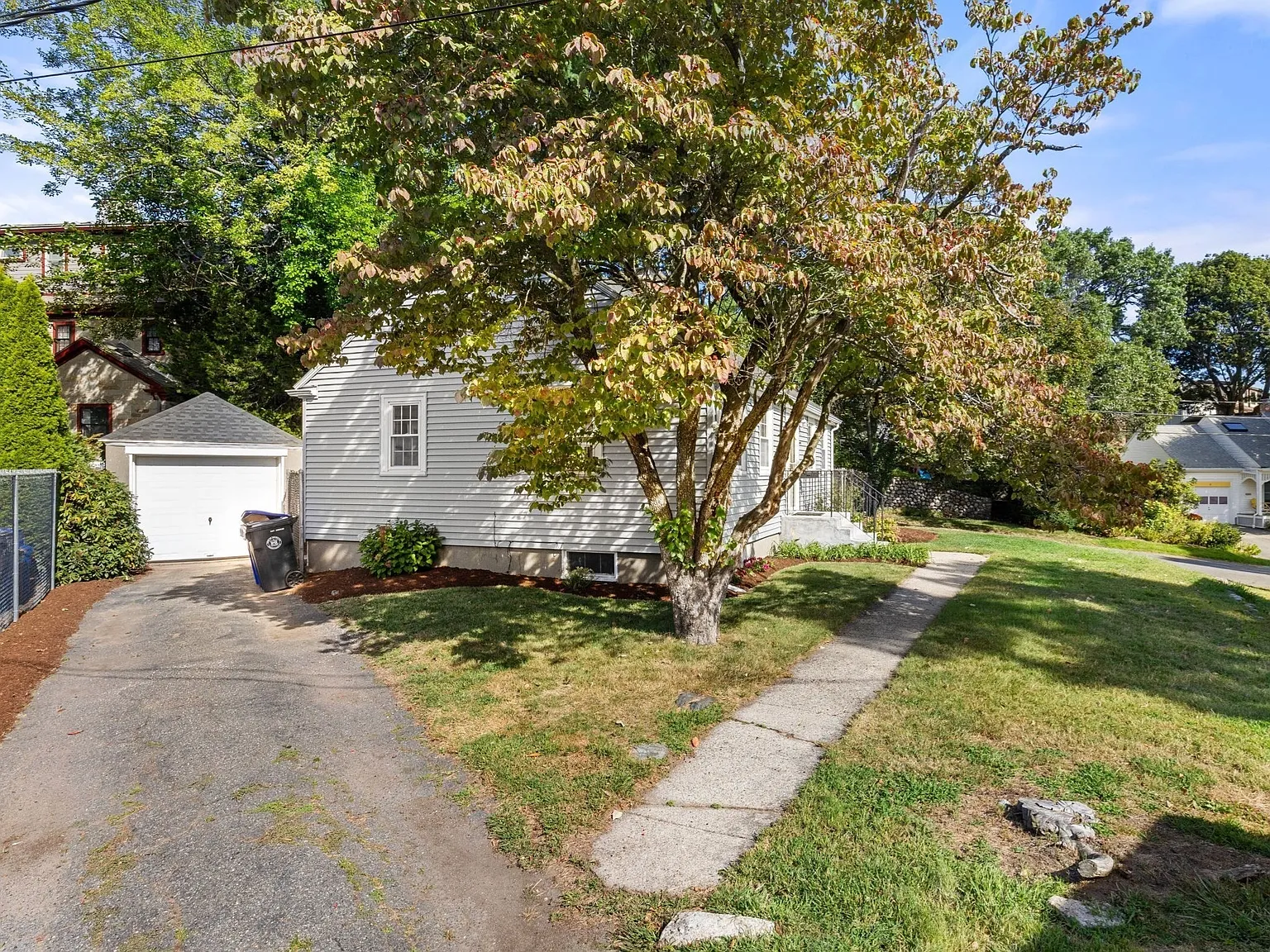 2 bed, 1.0 bath, 1600 sqft, $3,700 — Photo 4