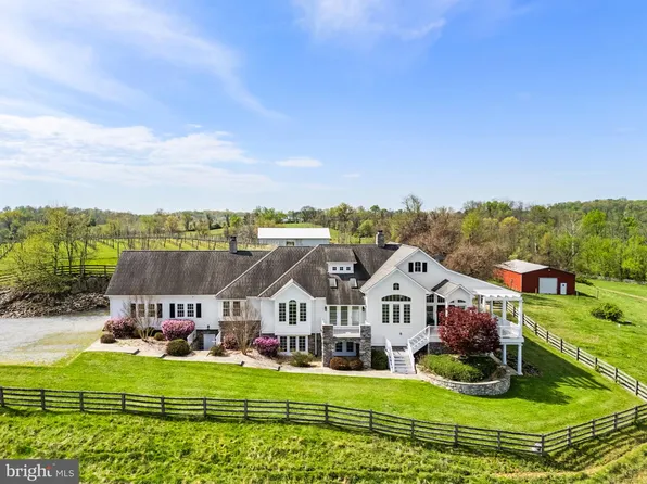 35047 Snickersville Tpke, Round Hill, VA 20141