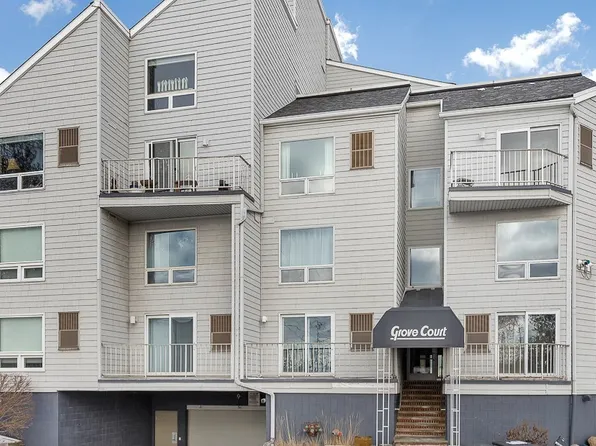 1900 Grove Ct APT 115, Cleveland, OH 44113