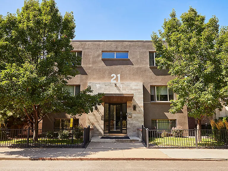 21 Logan — Photo 14