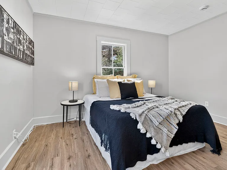 318 Charles St #1L — Photo 13