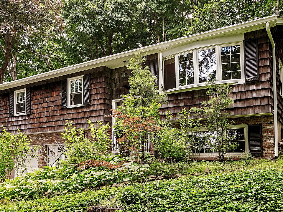 11 Prospect  Dr- front.jpg