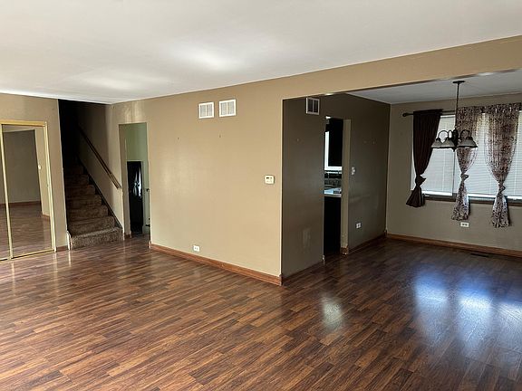 4th image of 22927 Bruce Dr