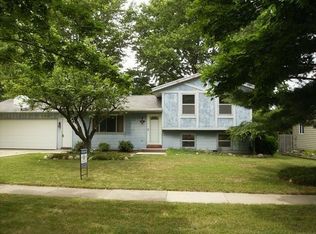 1365 W Eventide Dr NE, Grand Rapids, MI 49505