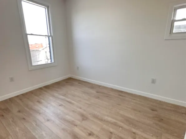 118 Van Horne Street image 8 of 9