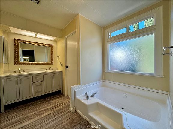 4th image of 3883 Buchanan St Space 133