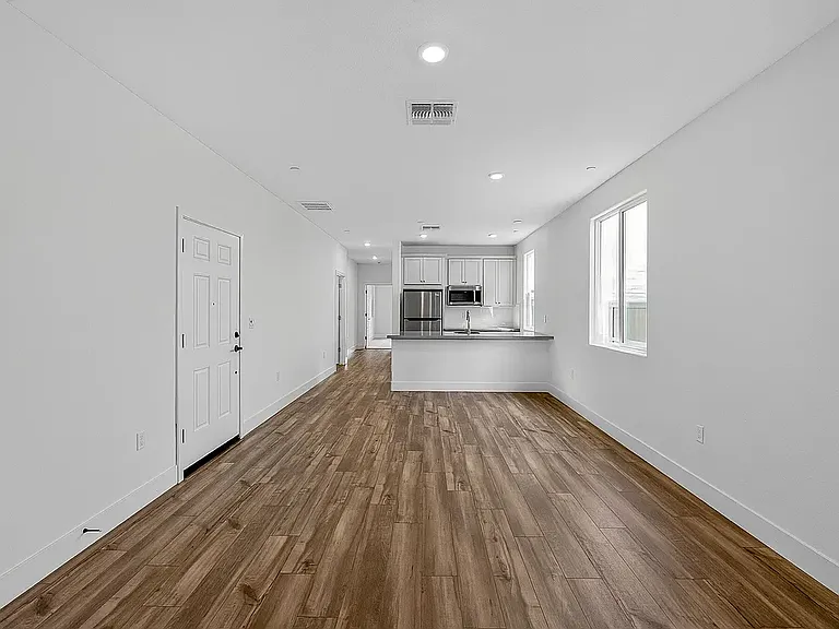 6808 Oyster Point Ln — Photo 6