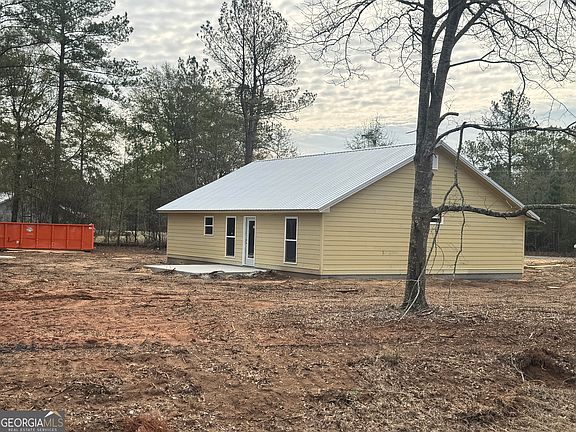 2nd image of 27 Bluegill Rd