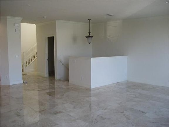 4th image of 3026 Waterside Cir