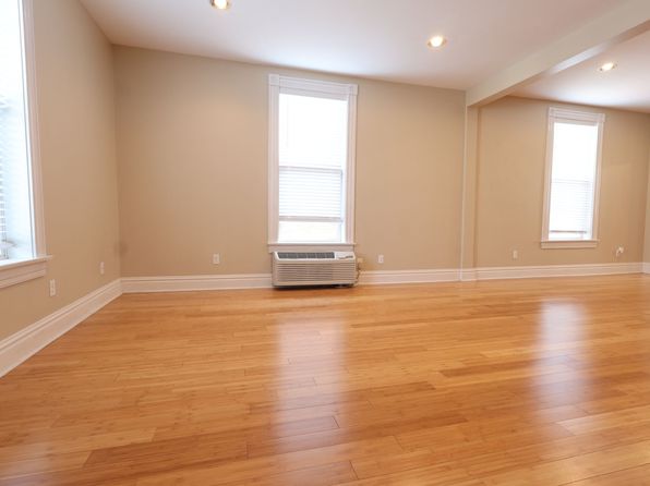 1822 Marconi Ave APT A