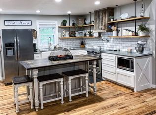 11060 Georgia Flat Rd, Gravette, AR 72736