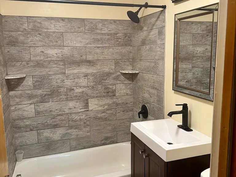 4517 N Teutonia Ave #4 — Photo 2