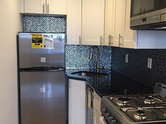 2nd image of 147A Columbia St APT 2