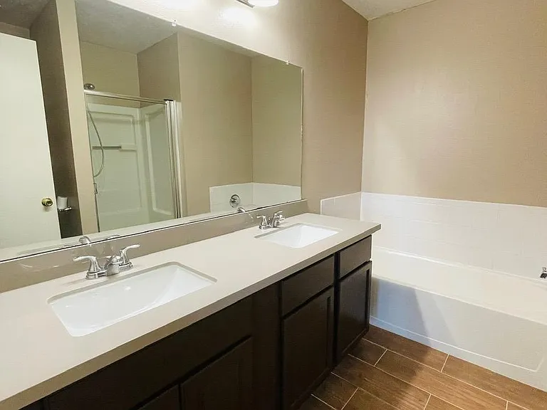 3915 Vauxhall Dr S — Photo 17
