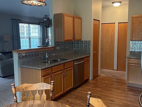 5th image of 17033 Mendota Dr