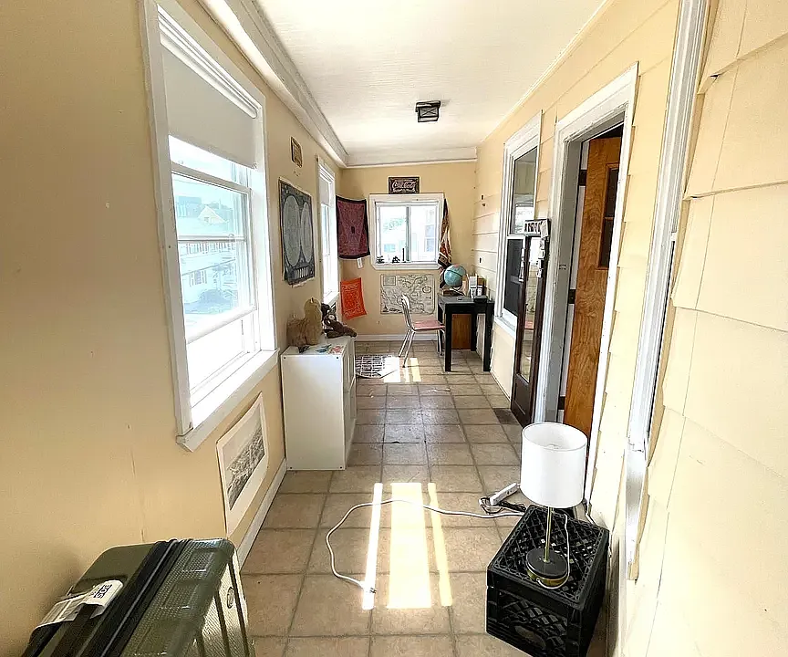 96 Frederick Ave #1
