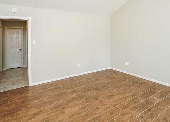 4th image of 8901 Pincay Oaks St