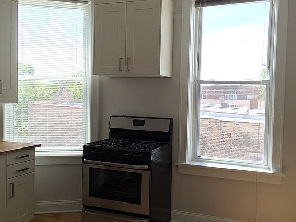 4th image of 1318 N Kedzie Ave APT 1F