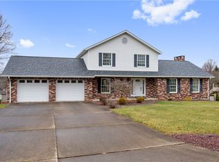 335 Skyline Dr, Rostraver Township, PA 15012